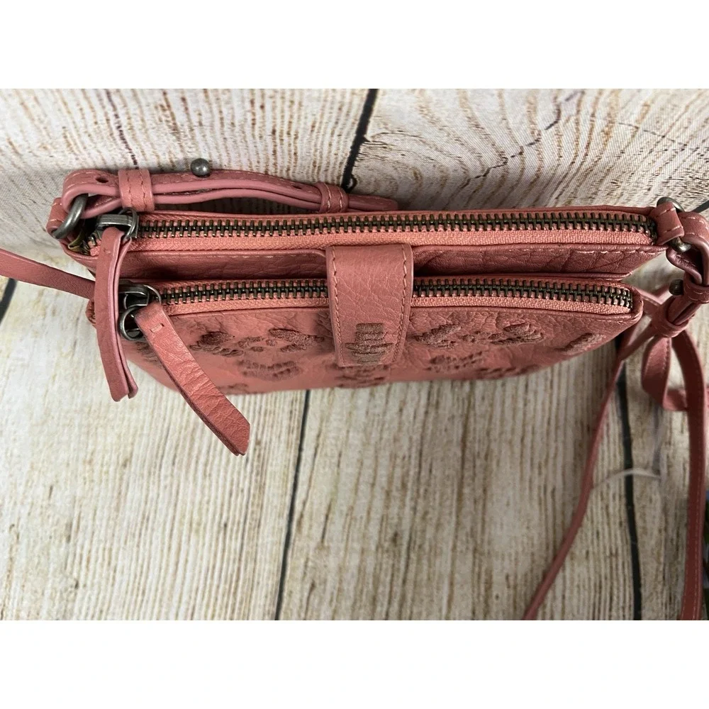 Lucky Brand Rela Pink Leather Crossbody Fold Over Convertible Wallet ‎ Hobo Bag